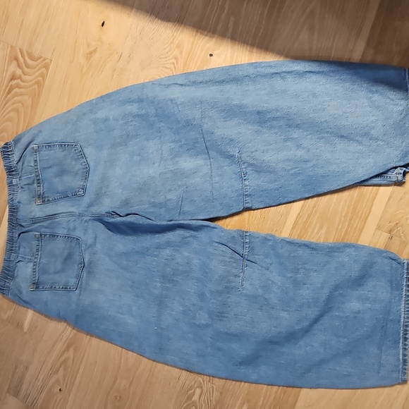 GAP Women's Mid Rise Ultrasoft Easy Horseshoe Jeans - Picture 3 of 3